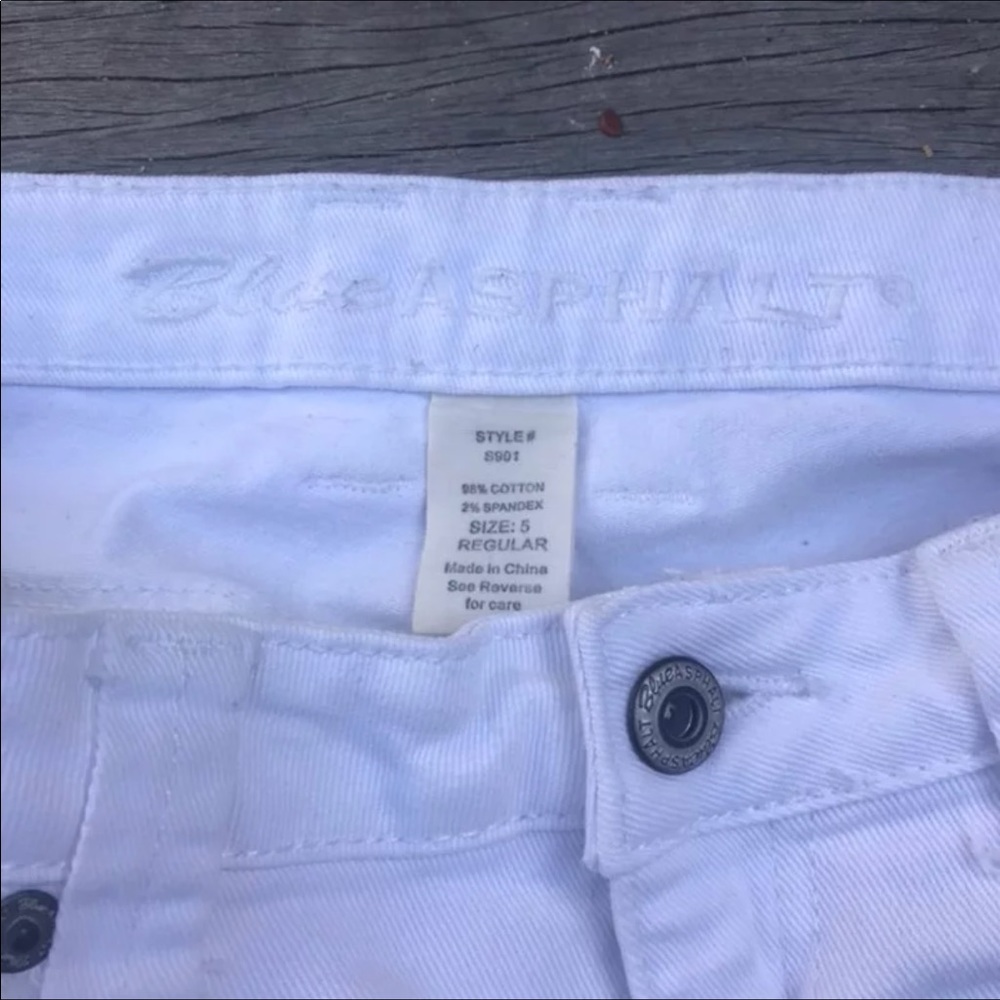 White skinny jeans frayed bottoms - Picture 5 of 5